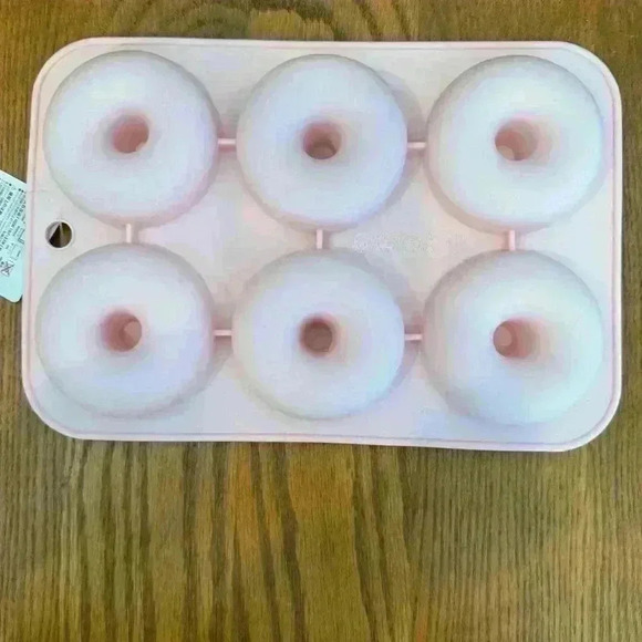 🌈 6/$60, NWT, Pink, Speckles, Donut Silicon Pan, Pink, 10” X 7” - Picture 2 of 6